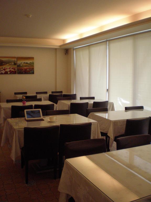 Emperor Hotel Kaohsiung Dış mekan fotoğraf