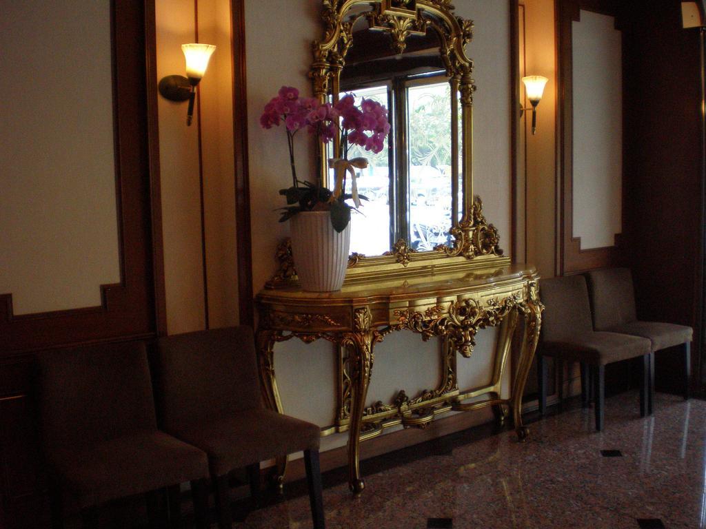 Emperor Hotel Kaohsiung Dış mekan fotoğraf