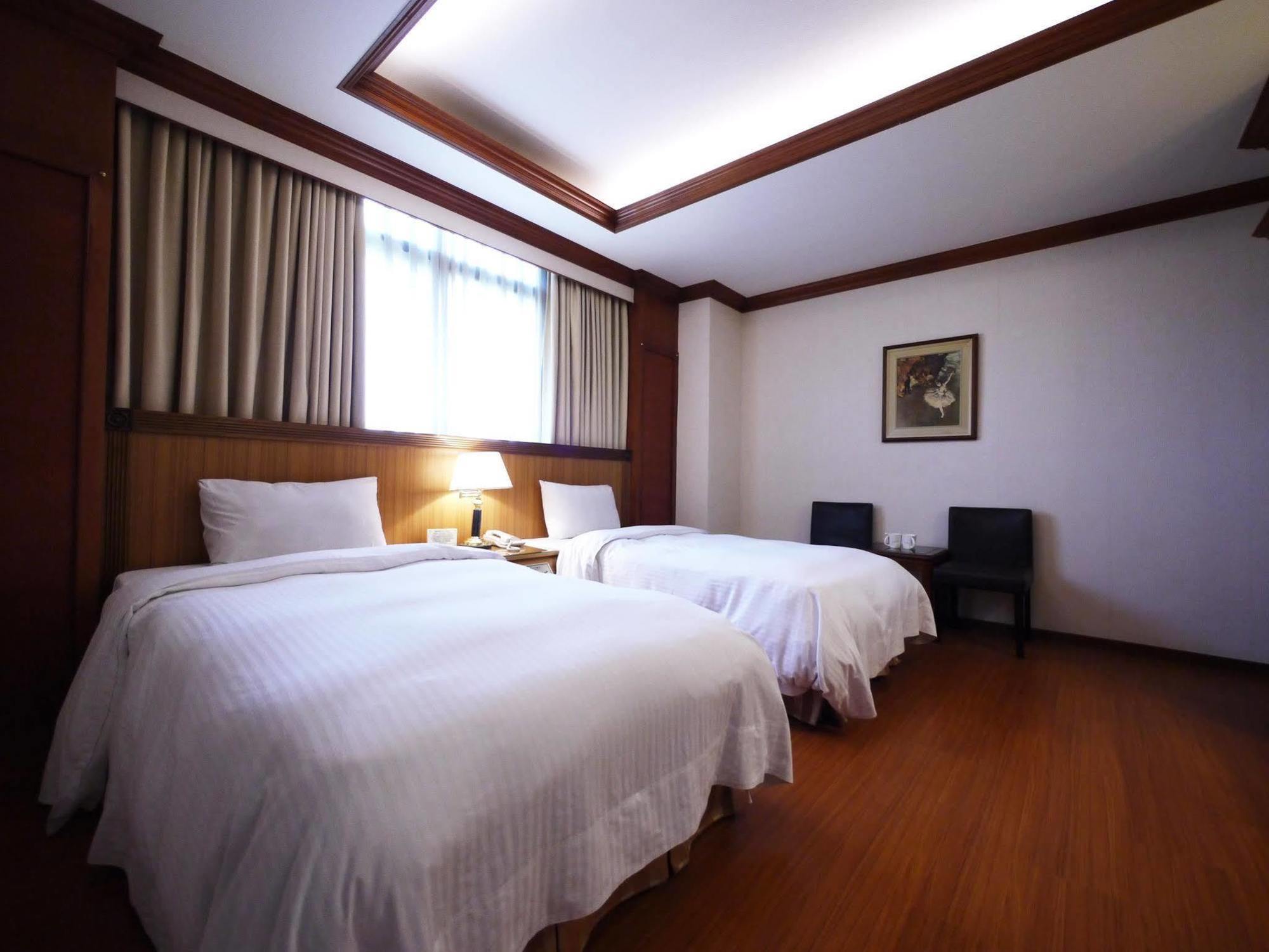 Emperor Hotel Kaohsiung Dış mekan fotoğraf
