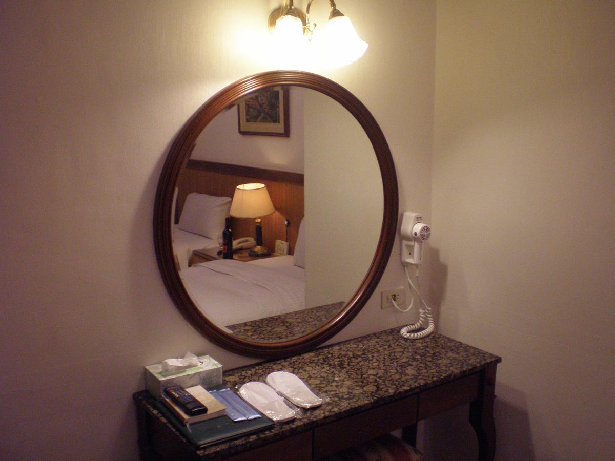 Emperor Hotel Kaohsiung Dış mekan fotoğraf