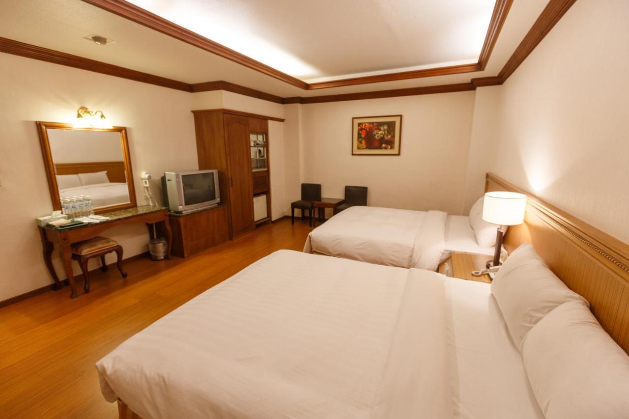Emperor Hotel Kaohsiung Dış mekan fotoğraf