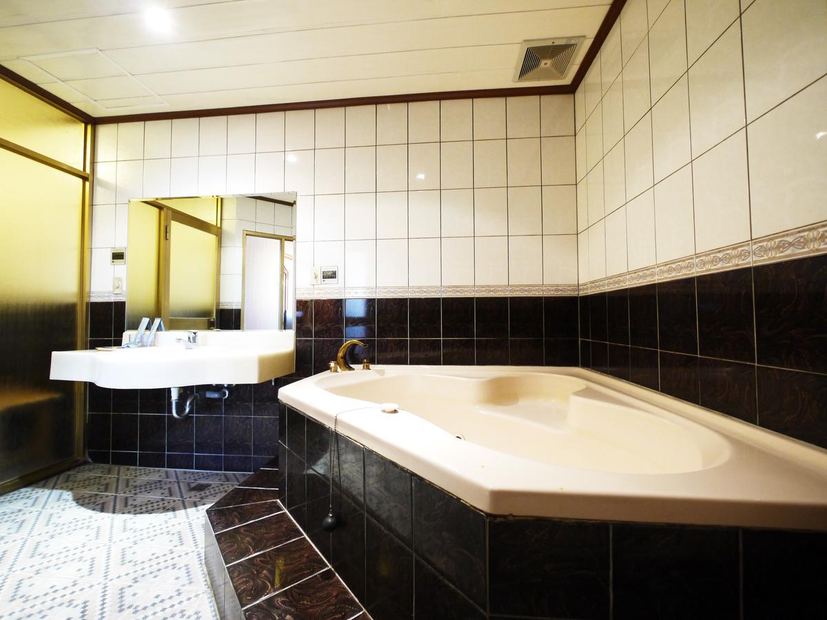 Emperor Hotel Kaohsiung Dış mekan fotoğraf