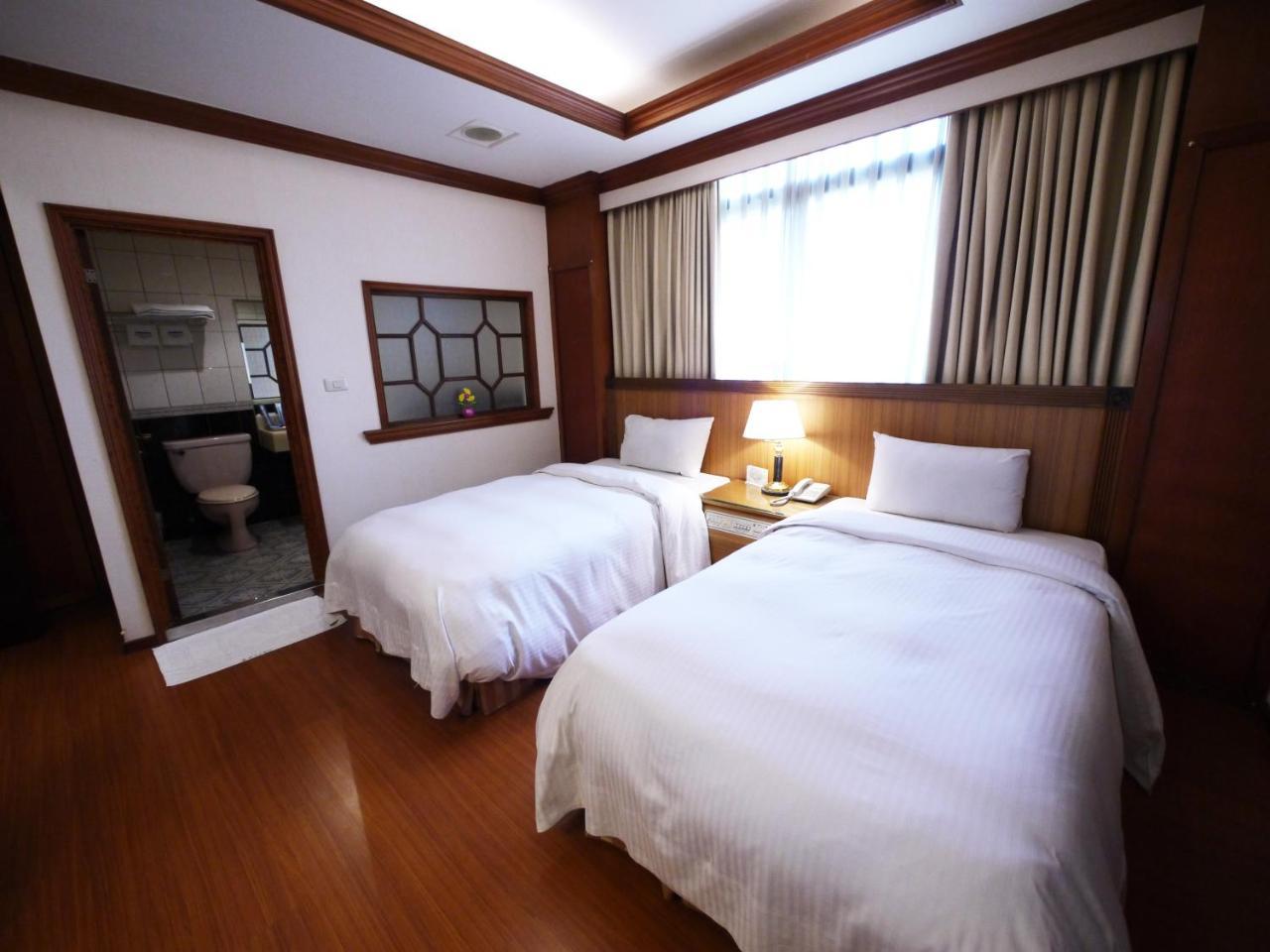 Emperor Hotel Kaohsiung Dış mekan fotoğraf