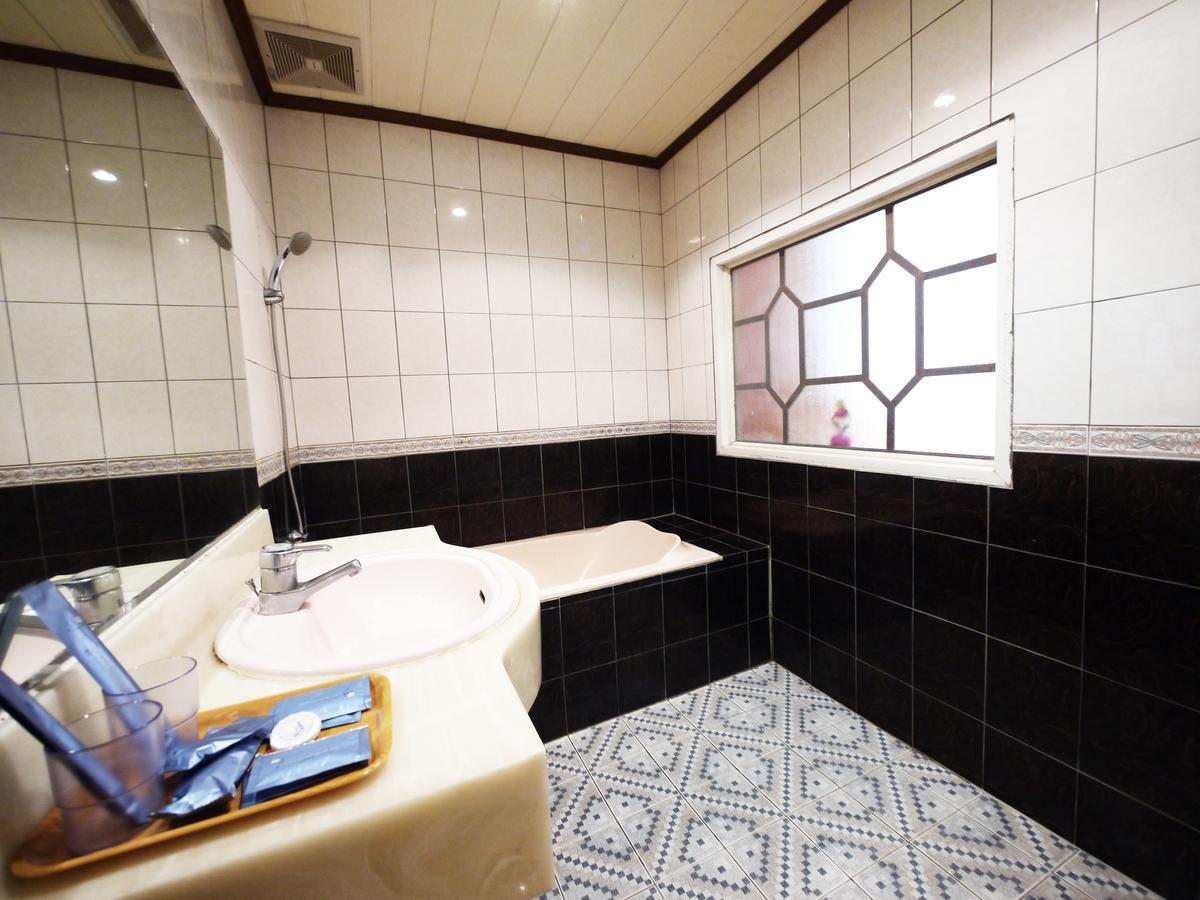 Emperor Hotel Kaohsiung Dış mekan fotoğraf