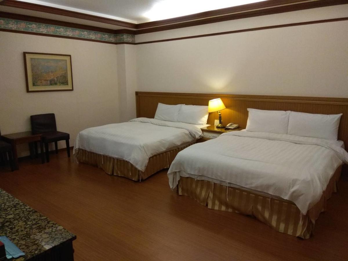 Emperor Hotel Kaohsiung Dış mekan fotoğraf