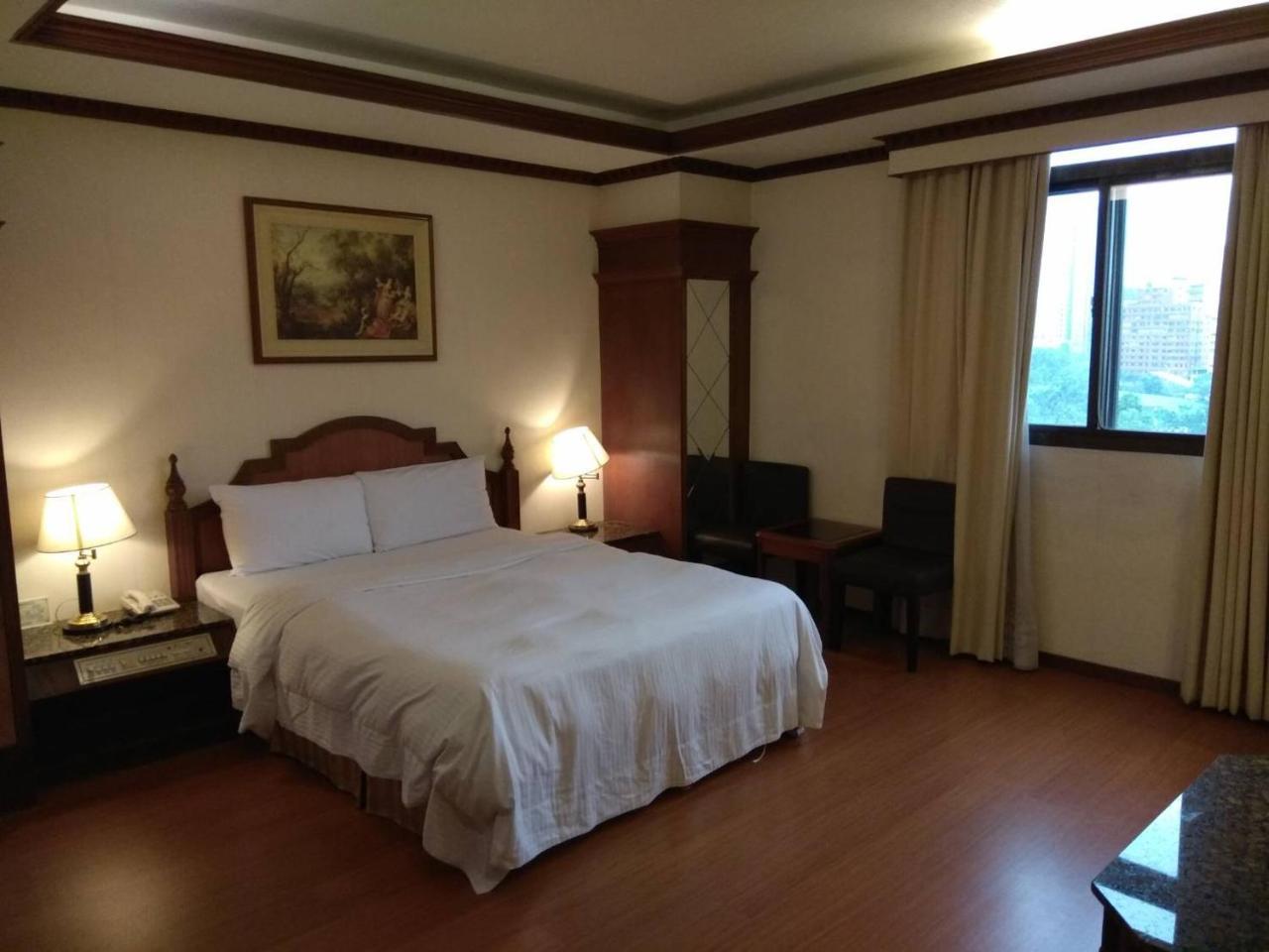 Emperor Hotel Kaohsiung Dış mekan fotoğraf