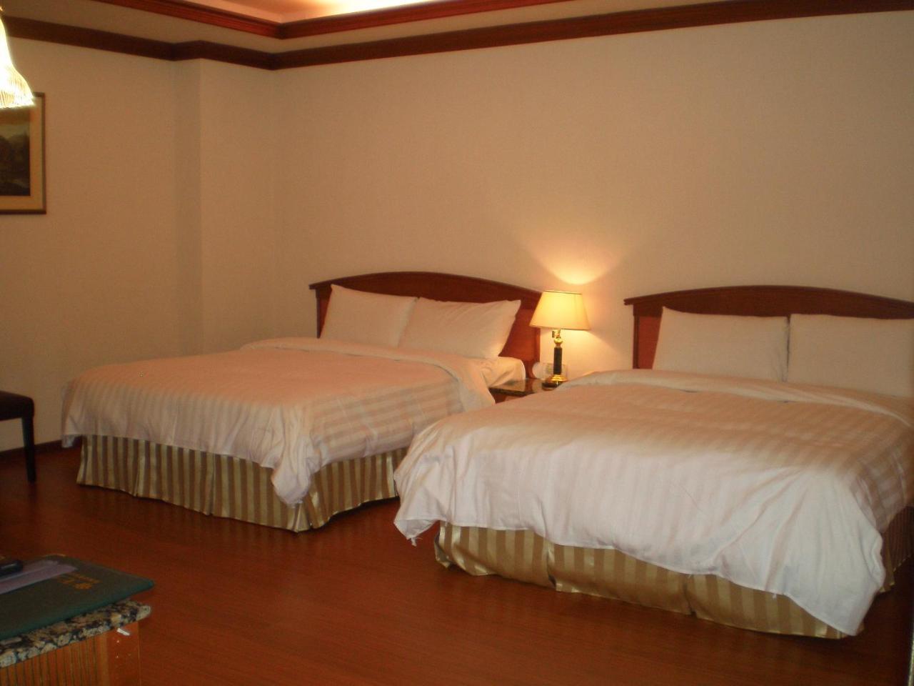 Emperor Hotel Kaohsiung Dış mekan fotoğraf